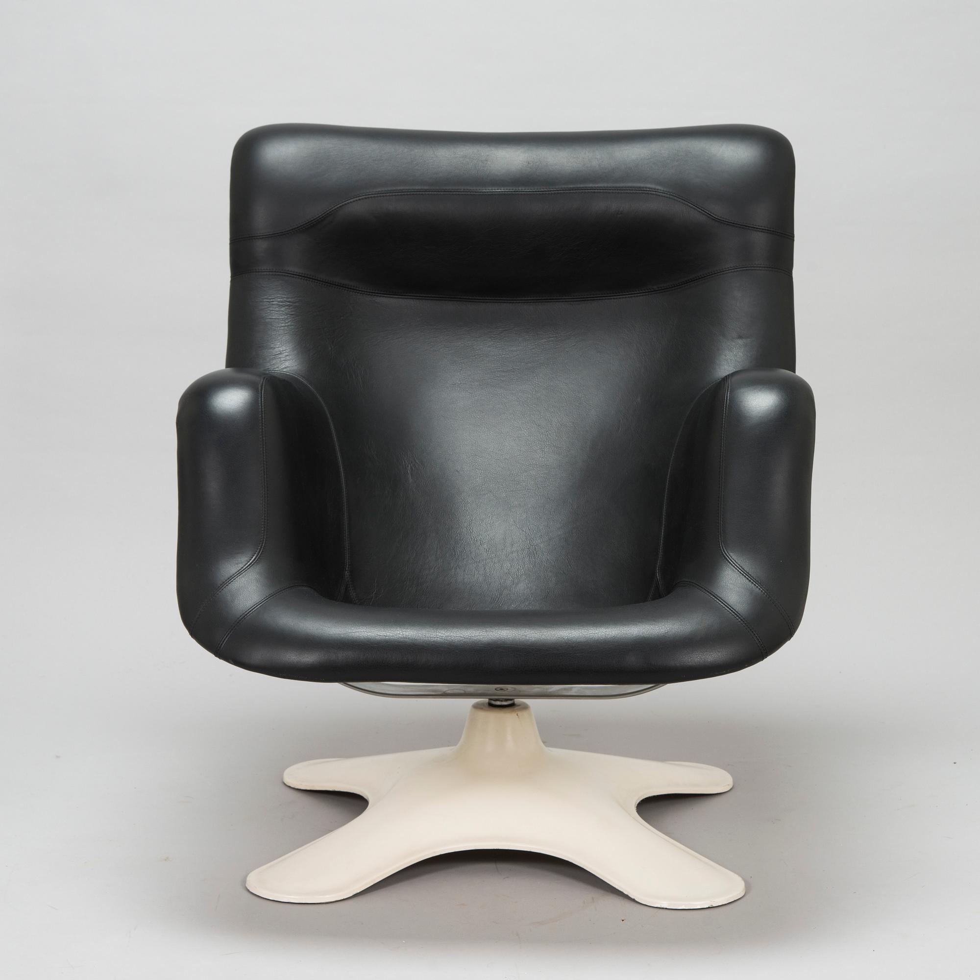 Yrjö Kukkapuro, fåtölj "Karusell" och bord "Saturnus" modell 659-55, Avarte, Finland.