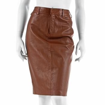 414. RALPH LAUREN, a brown leather skirt. Size US 6.