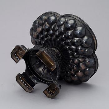 JALALLINEN MALJA, hopeaa, U. Sauter, Basel, Sveitsi. Paino 1670 g.