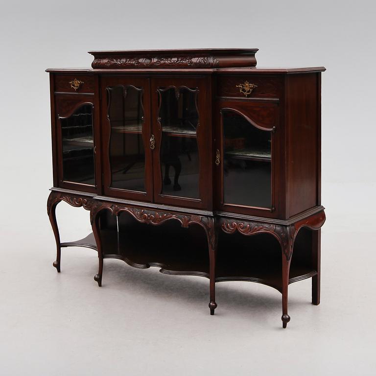 VITRINSKÅP, England, 1900-talets första hälft.