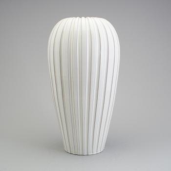 Vicke Lindstrand, a monumental earthen ware vase, Upsala Ekeby, 1944-1953 .