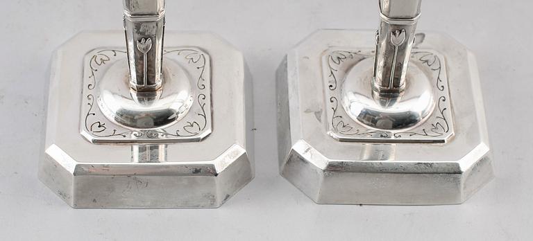 LJUSSTAKAR, 1 par, silver, Stockholm 1962. Total vikt ca 428 g.