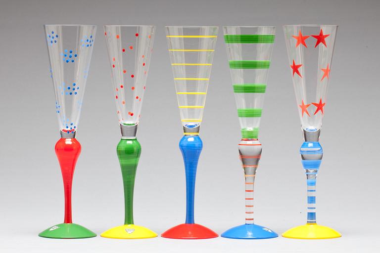 CHAMPAGNESTRUTAR, 5 st, glas. "Clown" design Anne Nilsson Orrefors.