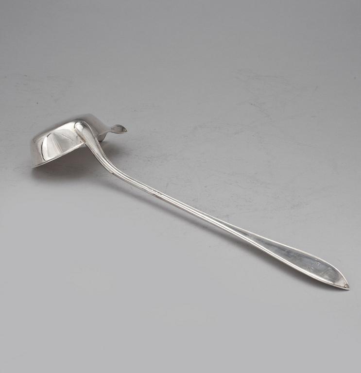 SOPPSLEV, silver, Frans Jacob Befwe, Stockholm 1918. Vikt 146 gram.