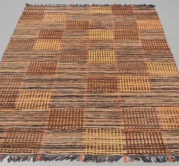 Eva-Lisa Nordin, Matto, a rag carpet, ca 343-344,5 x 170,5-172 cm, komponerad av Eva-Lisa Nordin.