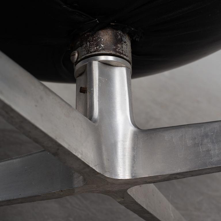 A 1960s arm chair "Egg chair" designed for Fritz Hansen, Denmark.