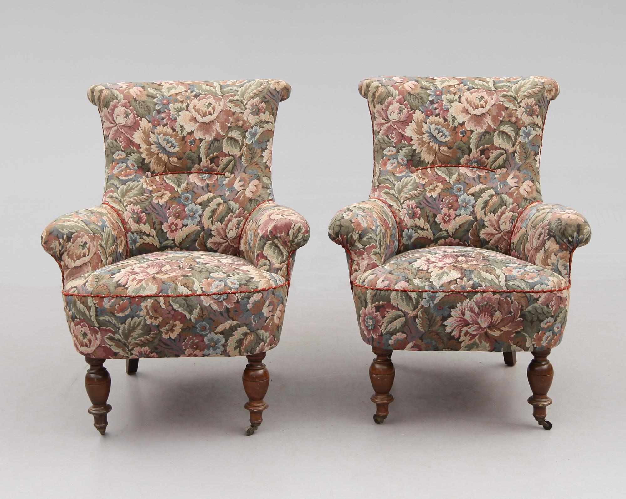 FÅTÖLJER, 1 par, omkring år 1900.