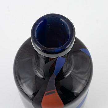 Klas-Göran Tinbäck, vase, executed in his own studio, 1990.