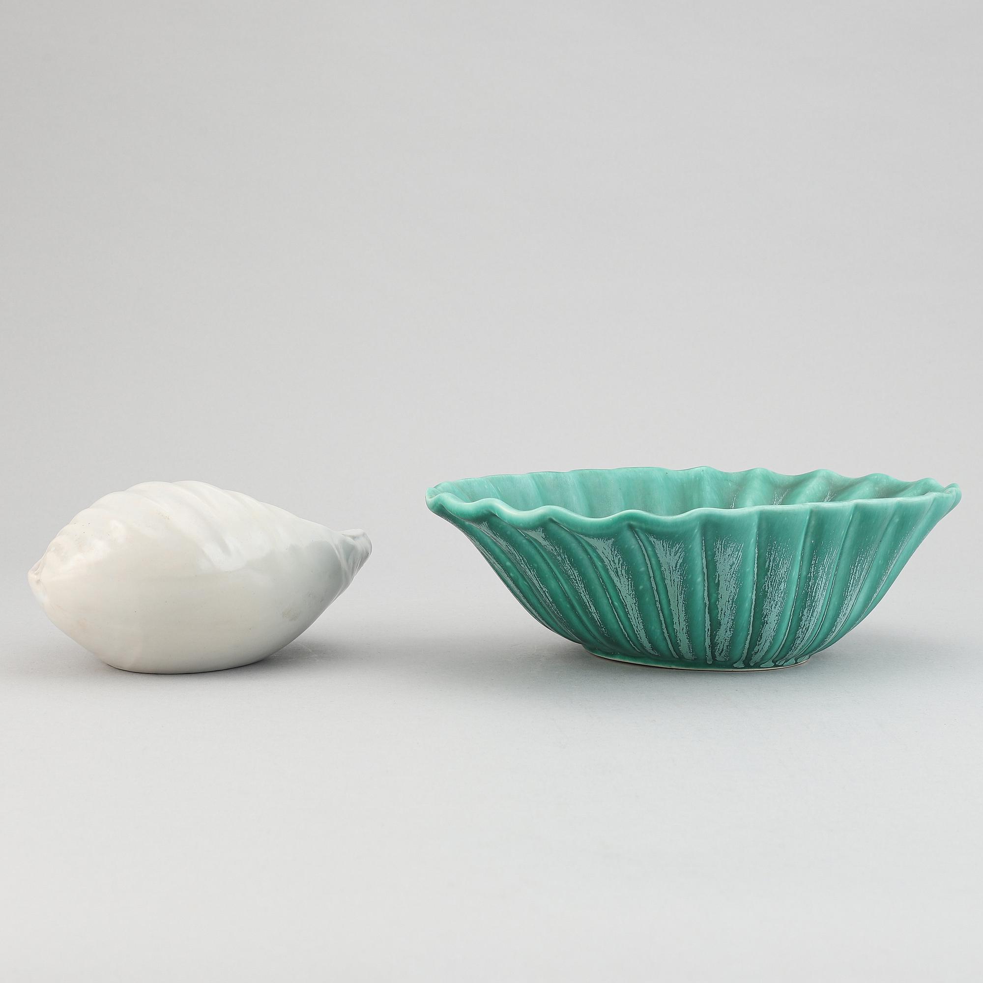 Ewald Dahlskog, two ceramic bowls, model D208 and S313, Bo Fajans, Gävle, Sweden 1941-53.