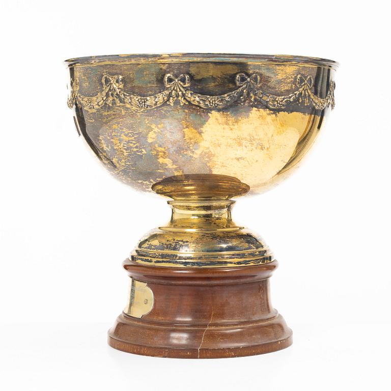 C.G. Hallberg, A silver gilt bowl, Stockholm 1915.
