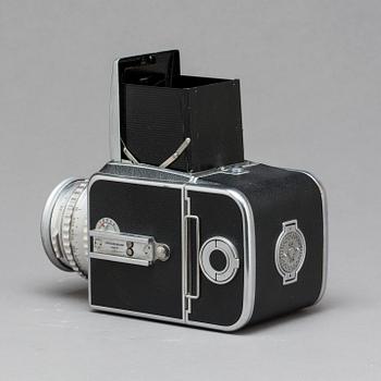 KAMERA Hasselblad 1000F samt objektiv Tessar 1:28 80 mm Zeiss-Opton nr 726939.