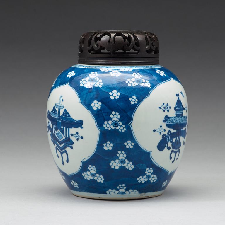 A blue and white jar, Qing dynasty, 18th Century.