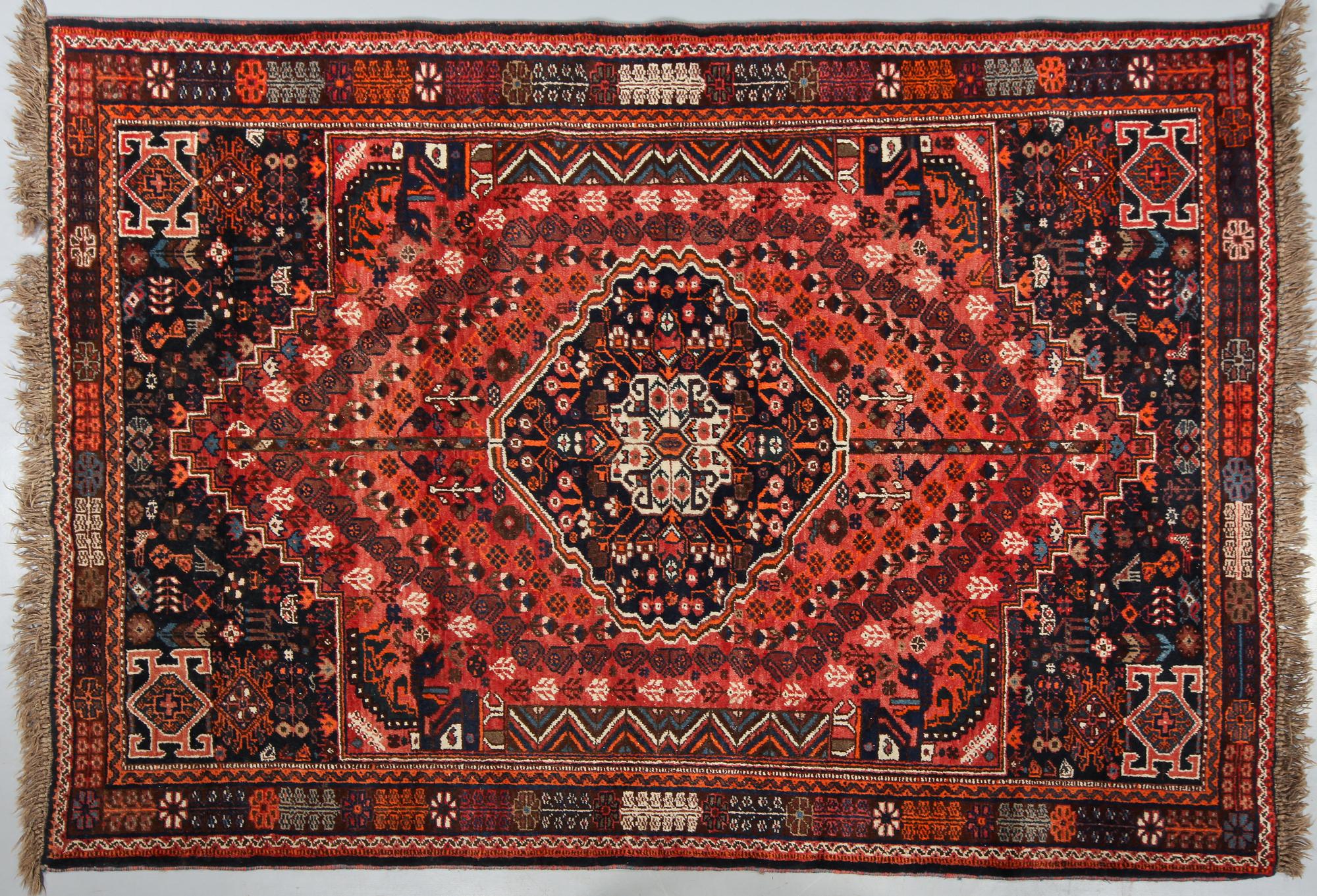 MATTA, old möjligen Kashgai, 250 x 175 cm.