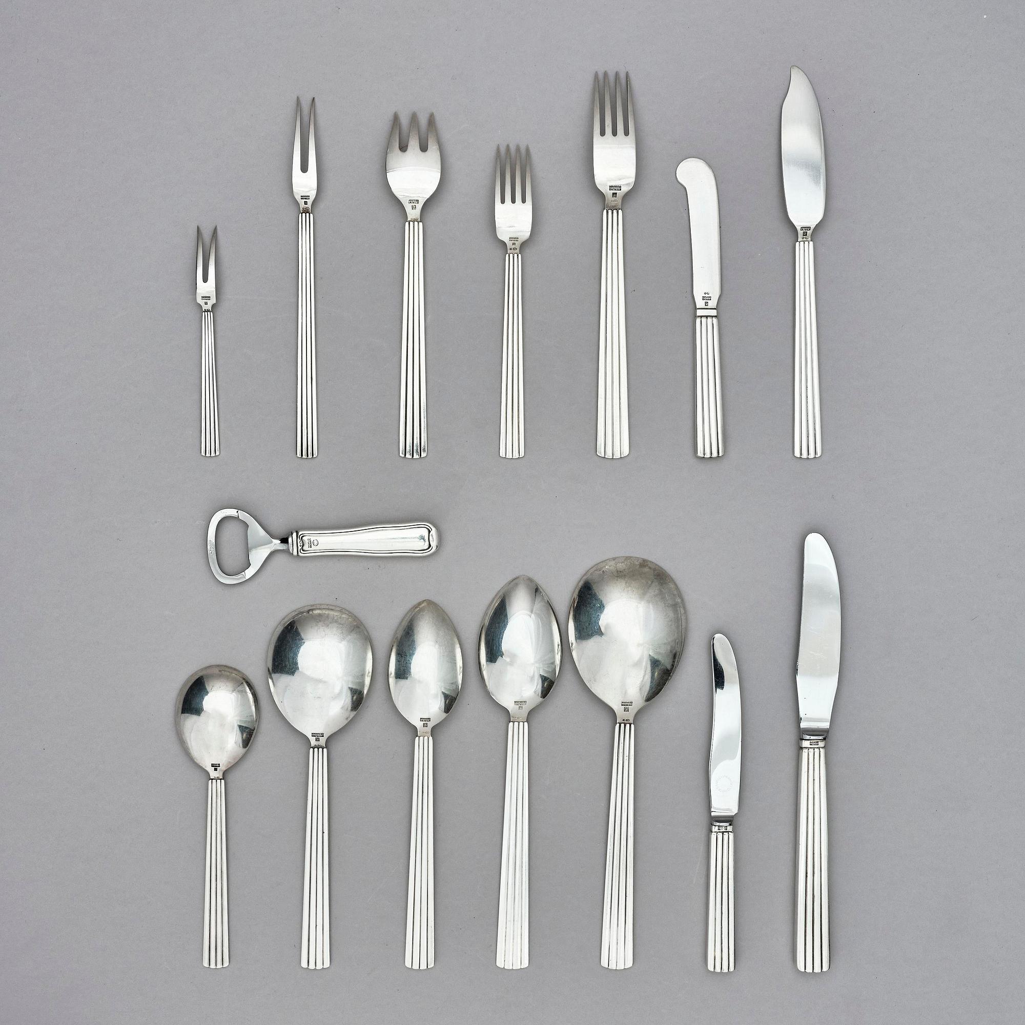 Georg Jensen, bestickservis, sterling silver, modell "Bernadotte", 112+1 delar, design Sigvard Bernadotte, Köpenhamn 1933-1944.
