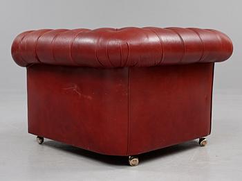 FÅTÖLJ, Chesterfieldmodell, 1900-talets andra hälft.