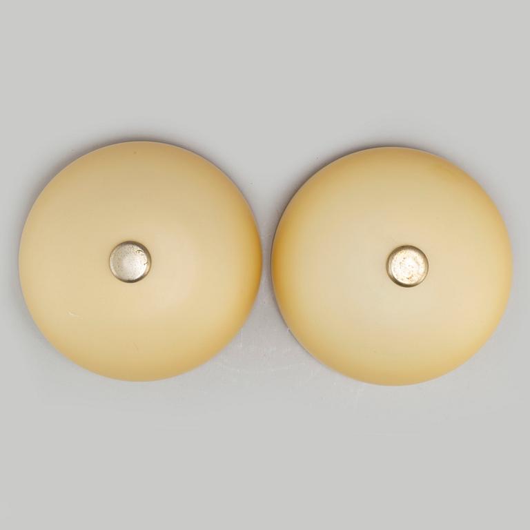 A pair of 1930s wall-lights.