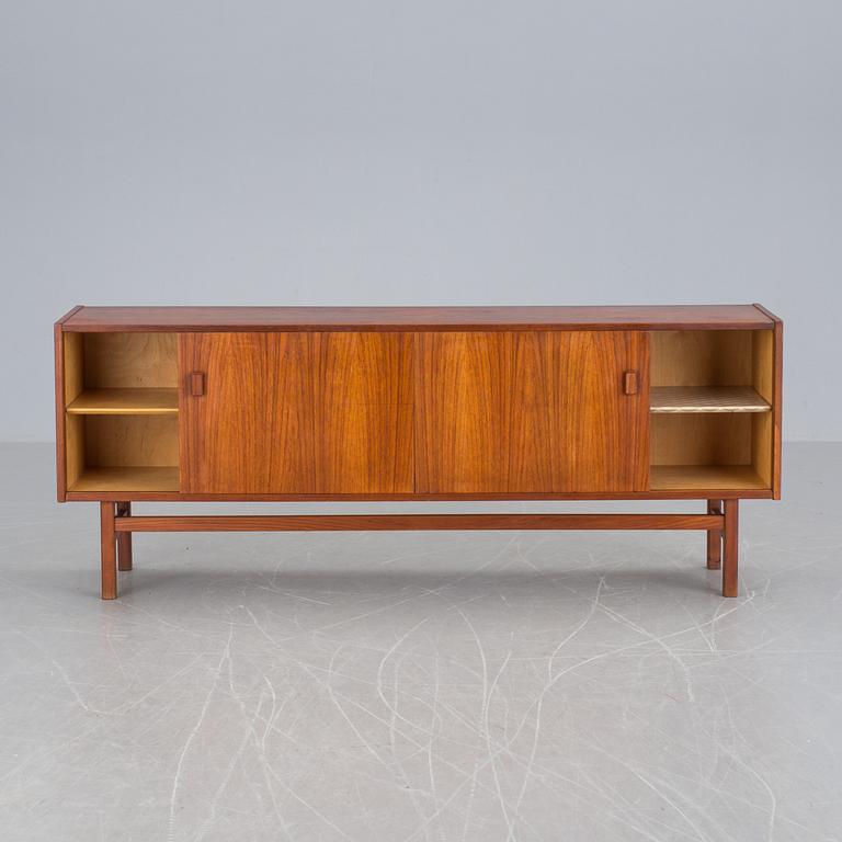 SIDEBOARD, "Arild", Nils Jonsson, Troeds, 1900-talets andra hälft.