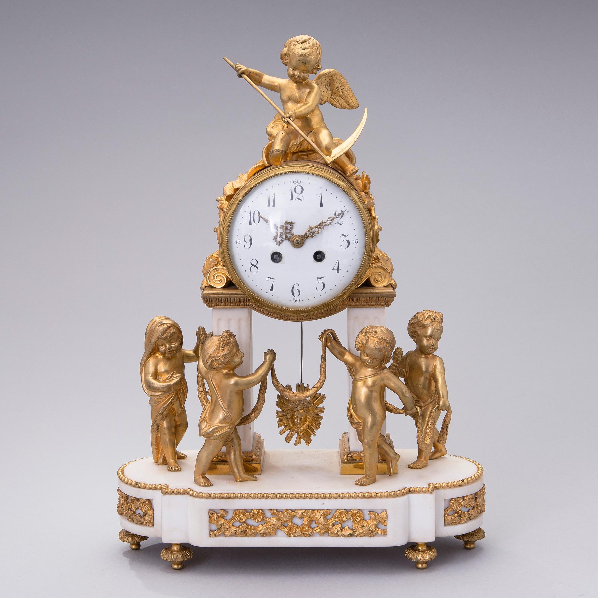 A neoclassical, French mantel clock, ca 1840-1860.