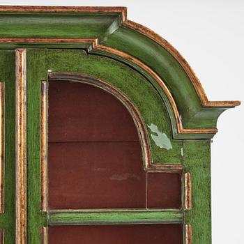 Vitrinskåp, Sverige, 1700-talets andra hälft, Rokoko.