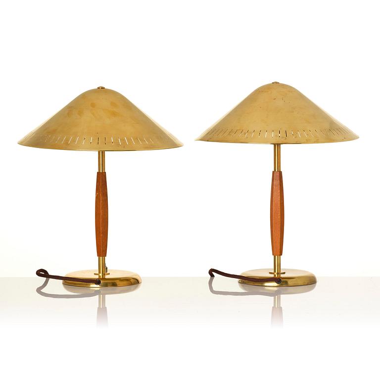 Harald Notini, bordslampor, ett par, modell "15296", Arvid Böhlmarks Lampfabrik, Stockholm, 1940-tal.
