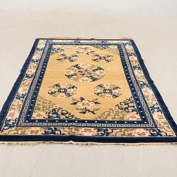 Rug, China antique finish approx. 244x153 cm.