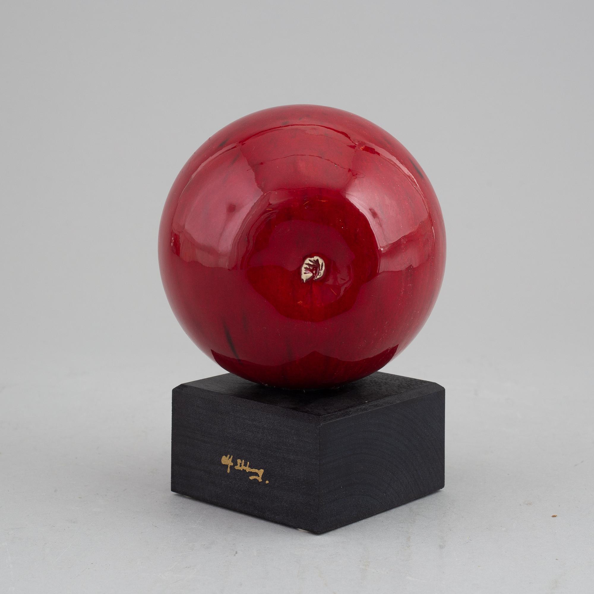 Alf Ekberg, a stoneware sculpture of an apple, Ateljé Källna, Klippan.