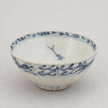 A group of five blue and white bowls, Ming dynasty (1368-1644).