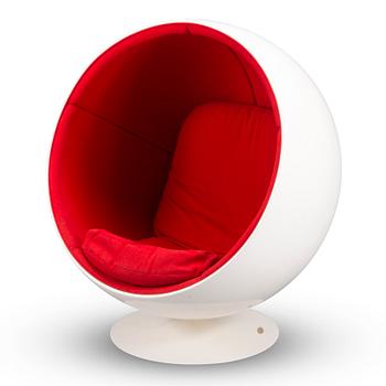 276. Eero Aarnio, A 'Ball Chair', special edition numbered 19/20 for Asko.