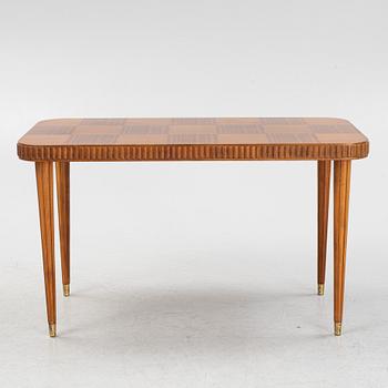 Svante Skogh, a Swedish Modern mahogany veneered coffee table, Förenade Möbelfabrikerna, Linköping, 1940's.