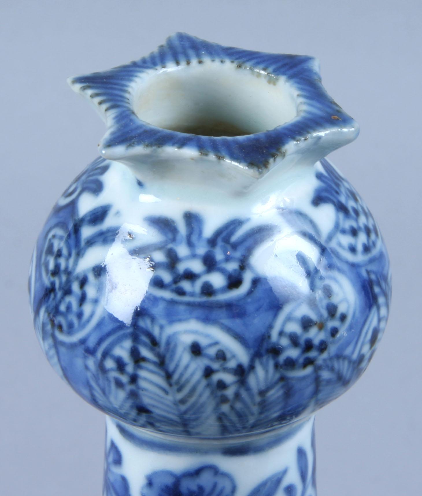 TULPANVAS, porslin, Kina, 1800-tal.