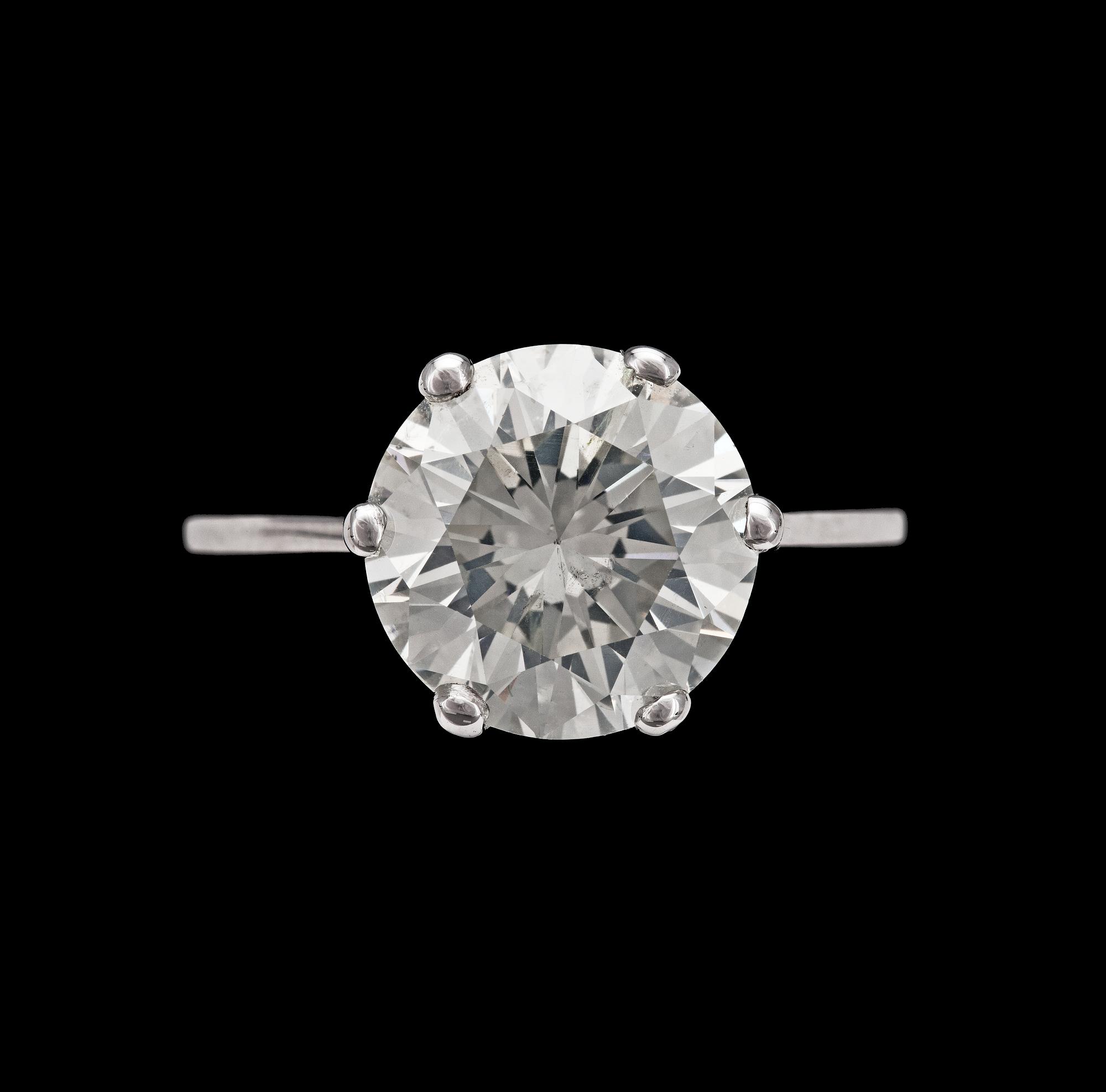 A brilliant cut diamond ring, 5.50 cts.