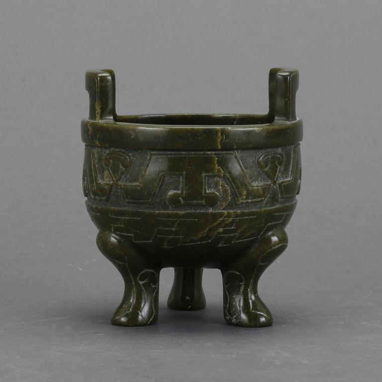 RÖKELSEKAR, grön sten, Kina.