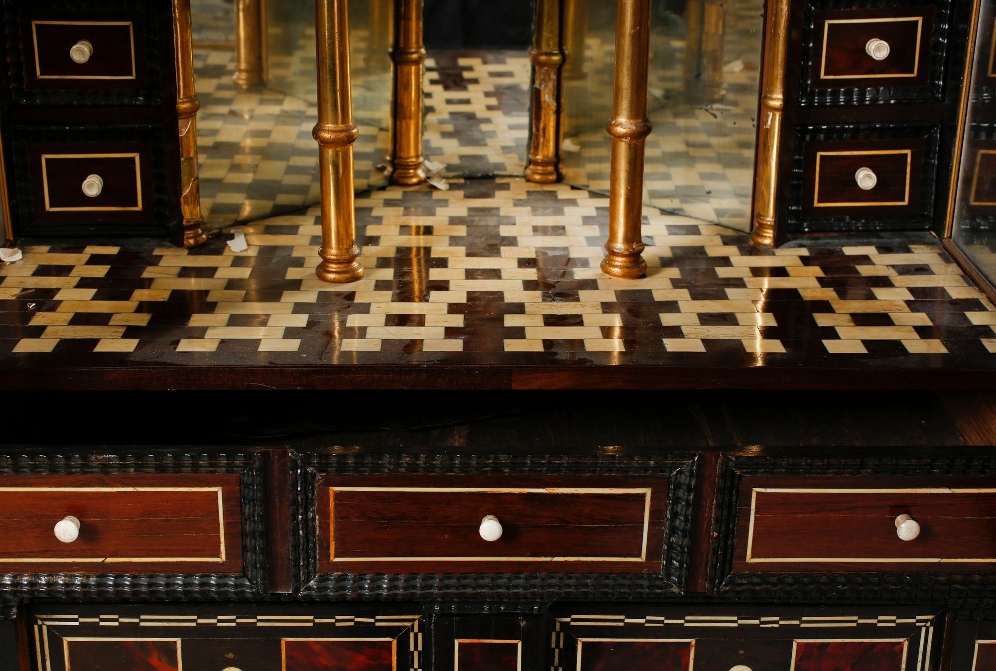 KABINETTSKÅP, barock, 1600-talets andra hälft/1700-talets första hälft.