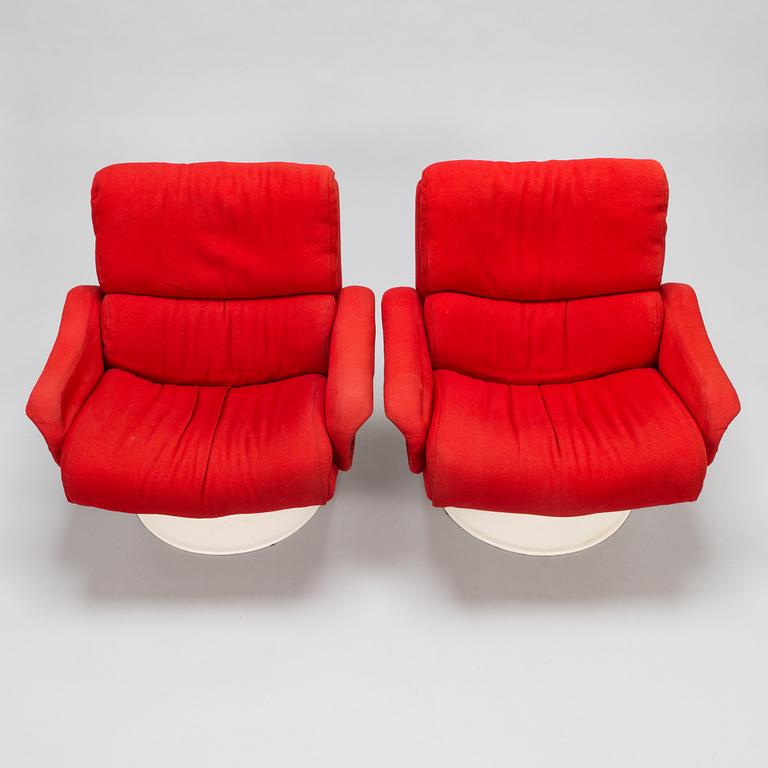 Yrjö Kukkapuro, a pair of 1960's 'Saturnus' armchairs for Haimi.