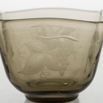 Gunnel Nyman, skål, modell 38/1081 Riihimäki Glassbruk Ab. Osignerad. Formgiven 1938.