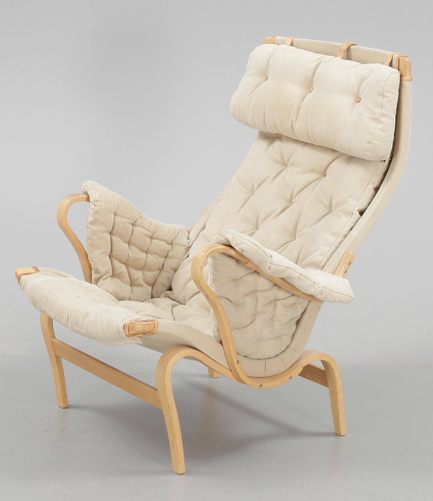 FÅTÖLJ, "Pernilla", Bruno Mathsson, 1900-talets tredje kvartal.