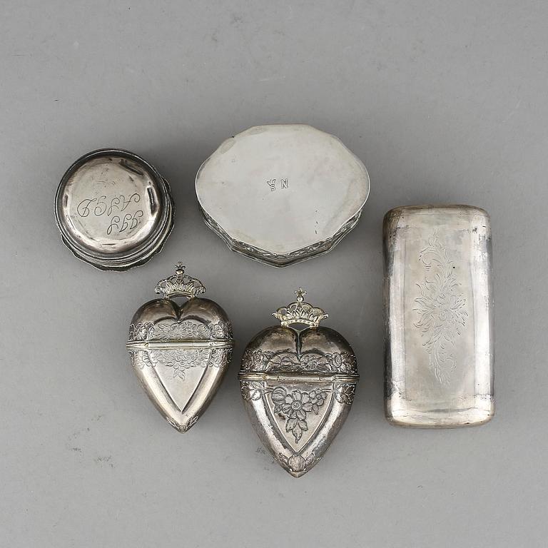 DOSOR, 5 st silver, bland annat möjligen Frankrike, 1800-talets slut samt 1900-tal. Vikt ca 330 g.