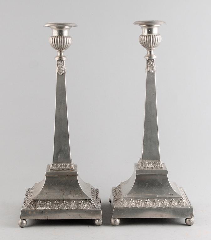 LJUSSTAKAR, 1 par, tenn, Martin Artedius, Norrköping 1800.