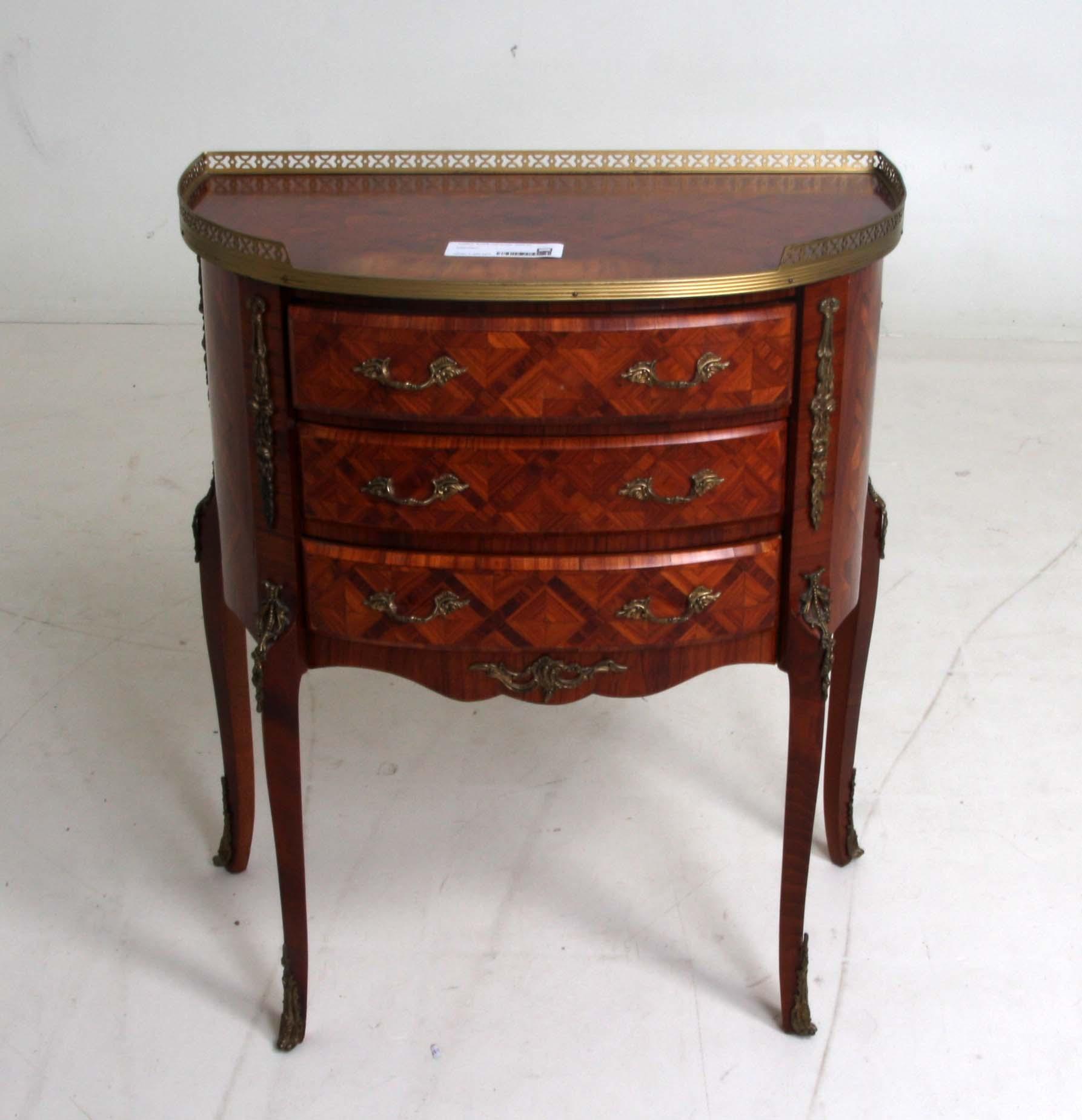 BYRÅ, rokokostil, 1900-tal.