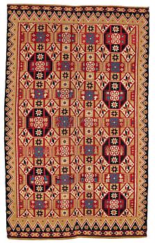 246. TÄCKE, rölakan, ca 190,5-193 x 115-116 cm, Skåne 1800-talets förra hälft, broderad signatur KPD 1822.