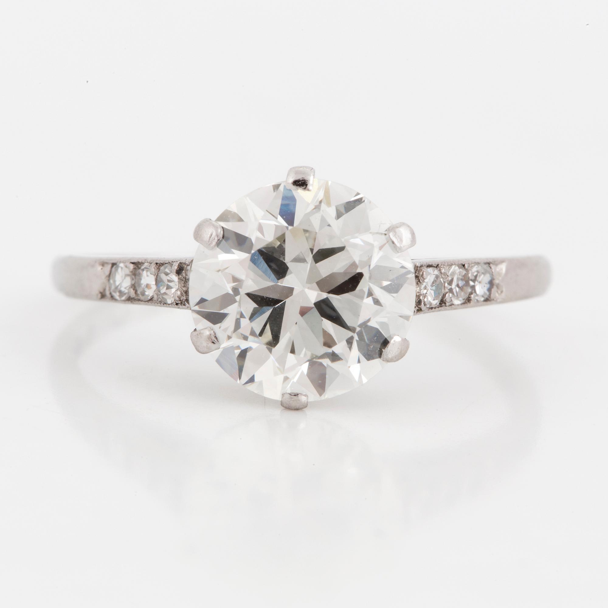 A circa 2 ct diamond ring.