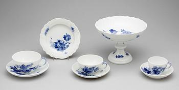 KAFFESERVIS, 57 delar, "Blå blomst", Royal Copenhagen.