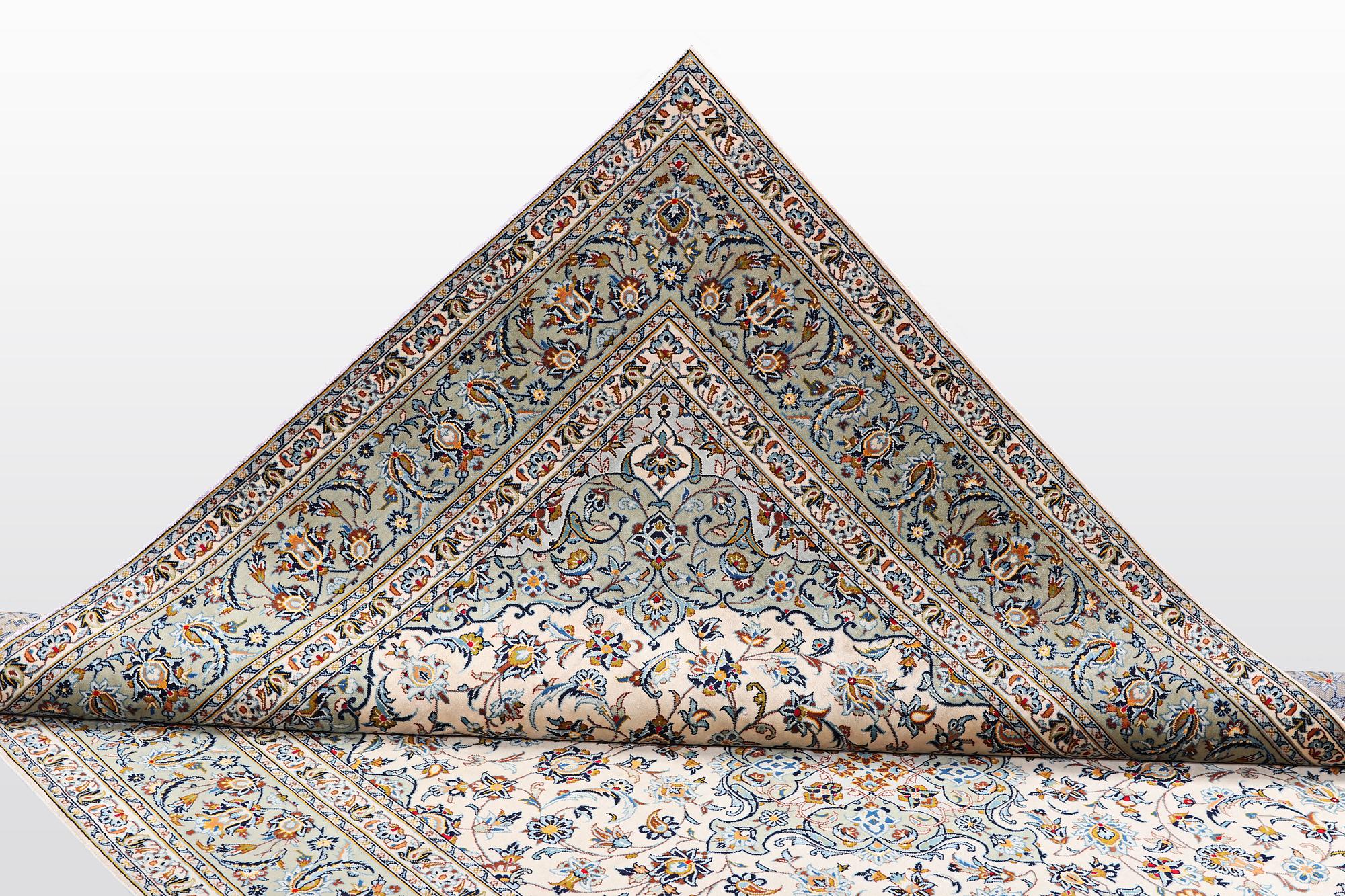 A carpet, Kashan 356 x 240 cm.
