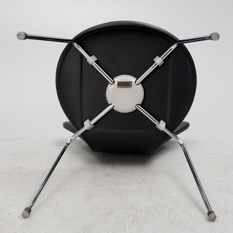 Arne Jacobsen, stolar, 6 st, "Sjuan" Fritz Hansen, Danmark, daterade 2016.