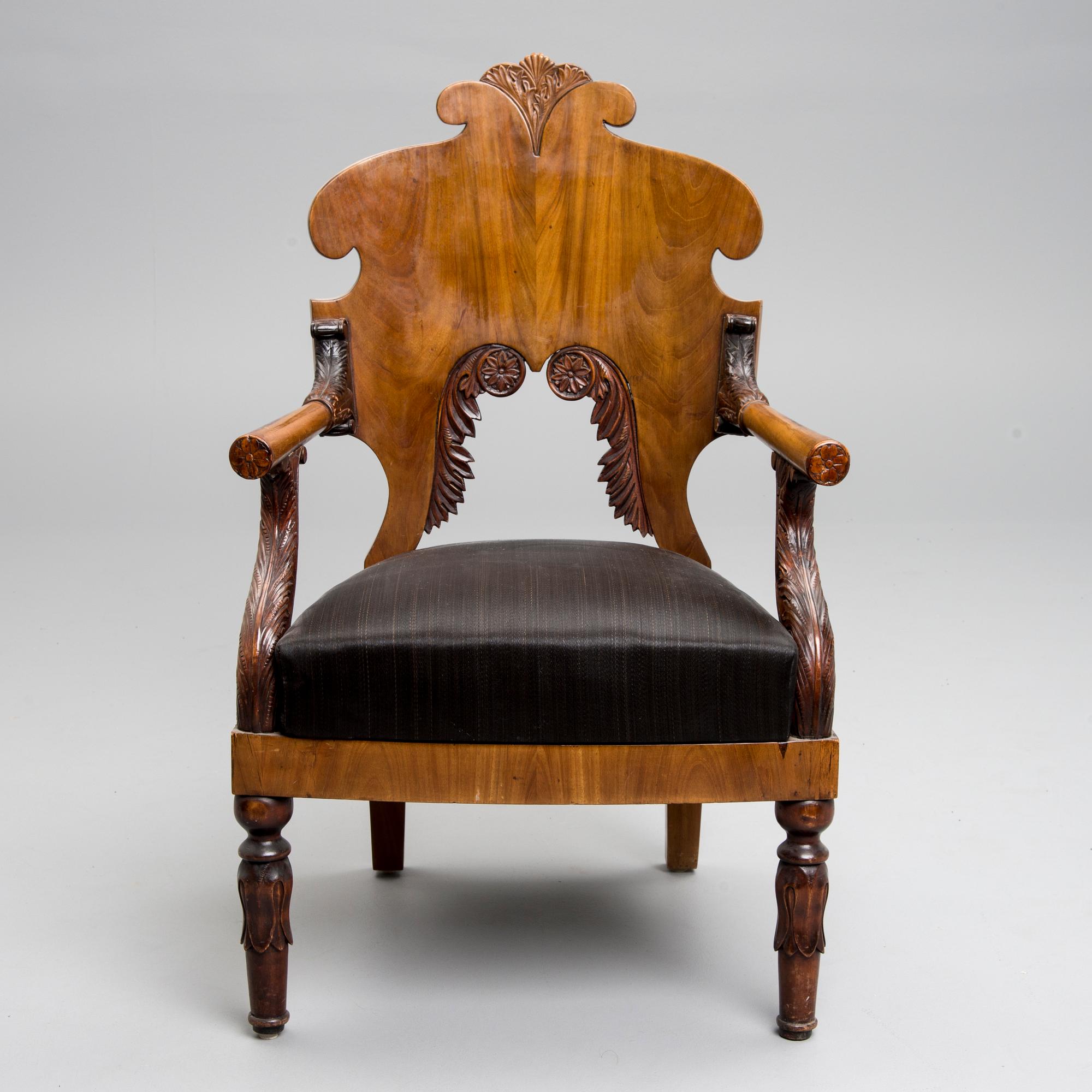 KARMSTOL, empire, Ryssland, Nikolai I 1820-30, mahogny och mahognyfanerad.