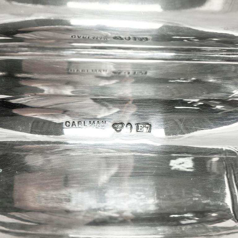 Sven Carlman, a large bowl on foot/wine cooler, silver, company CF Carlman, Stockholm 1904.