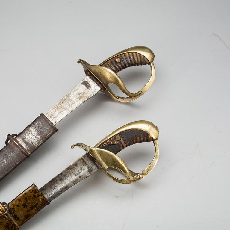 SABLAR, 2 st, svensk för kavalleri, m/1847, med baljor.