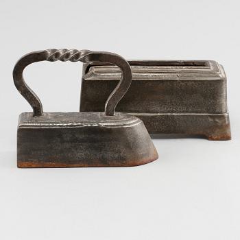 STRYKJÄRN, 3 st, omkring sekelskiftet 1800/1900.