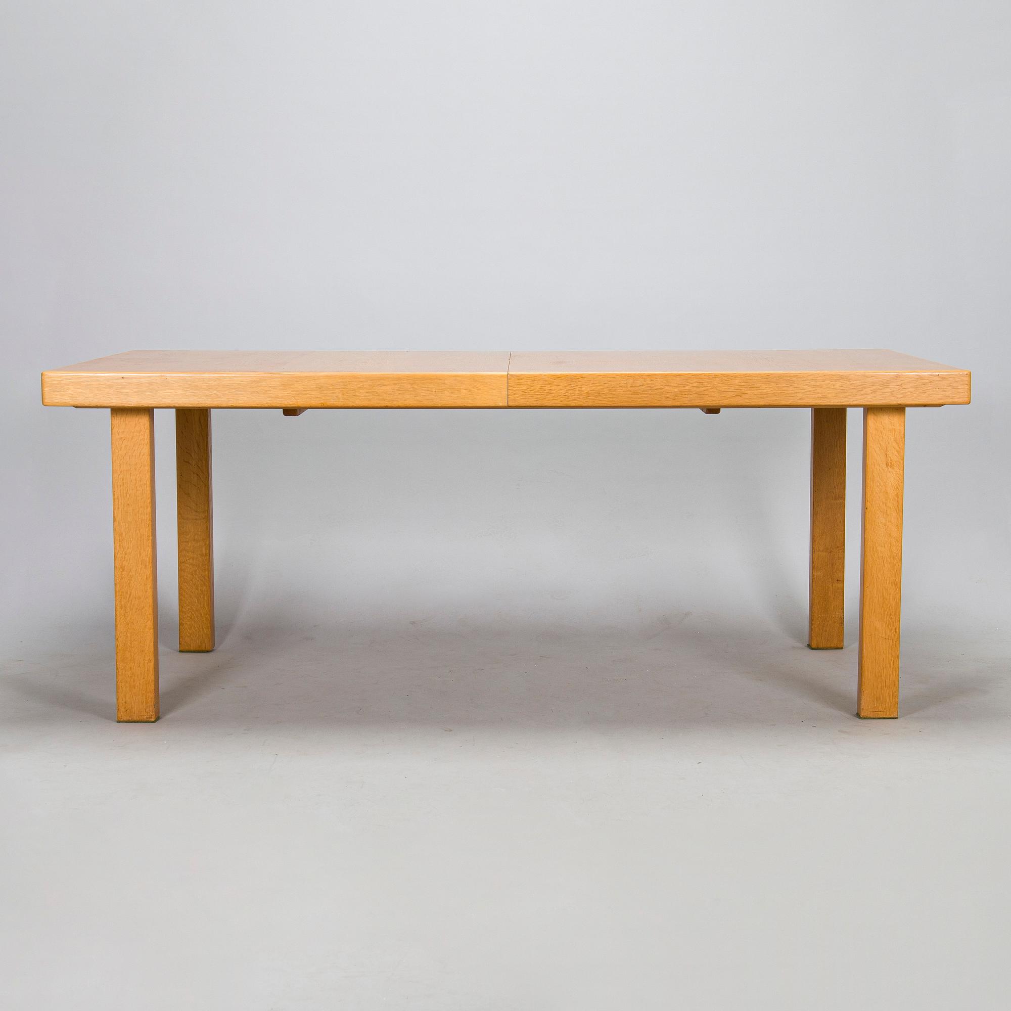 Carl Gustaf Hiort af Ornäs,  matbord, "Näyttely Senior", stolar, 6 st, HMN Huonekalu Mikko Nupponen 1900-talets mitt.