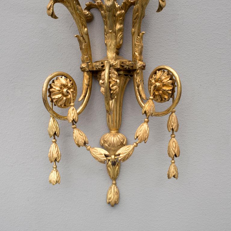 APPLIQUER, för tre ljus, ett par, möjligen England, 1800-tal.